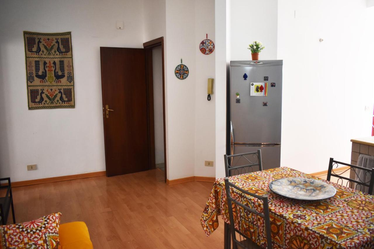 Appartamento Nel Centro Storico Di Palermo - Via Meli'S House Esterno foto