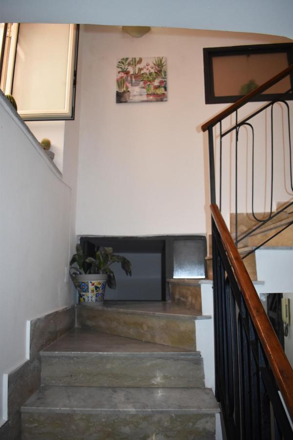 Appartamento Nel Centro Storico Di Palermo - Via Meli'S House Esterno foto